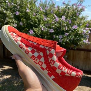 Joes Fresh Goods “Red Honeymoon”